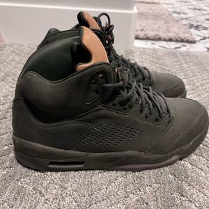 Jordan 5 Take Flight, size 11.